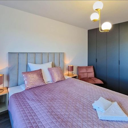 Апартаменты Visit Baltic - Sun Towers -2 Sypialnie - Parking Inklusive Свиноуйсьце Экстерьер фото