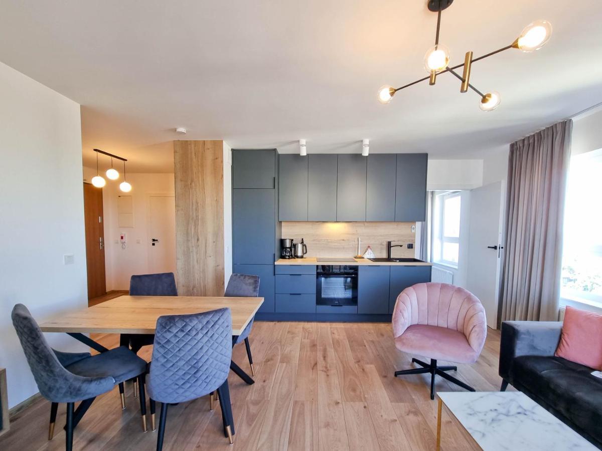 Апартаменты Visit Baltic - Sun Towers -2 Sypialnie - Parking Inklusive Свиноуйсьце Экстерьер фото
